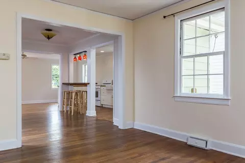 2113 Pine Dr, Raleigh, NC 27608 photo 4