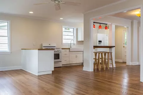 2113 Pine Dr, Raleigh, NC 27608 photo 8