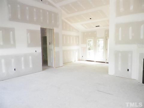 744 W Watson Rd, Benson, NC 27504 photo 5