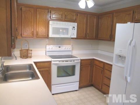 541 Avery St, Garner, NC 27529 photo 4