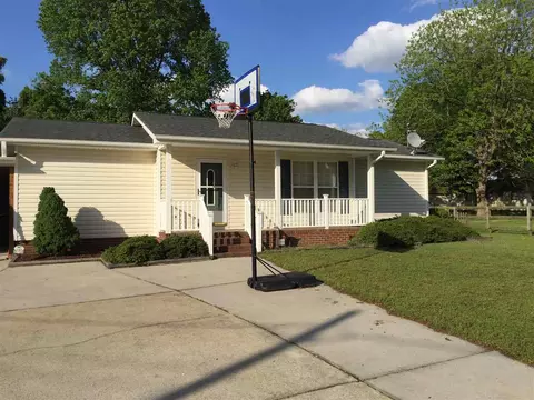 207 Heath Ave, Smithfield, NC 27577 photo 1