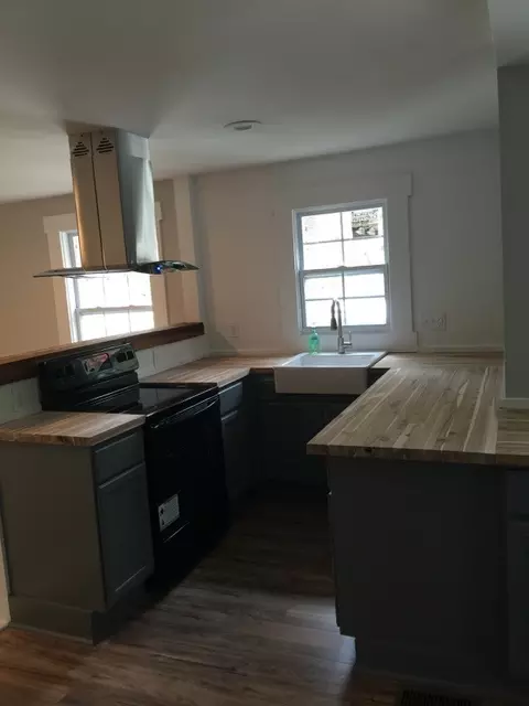 501 E Holmes St, Benson, NC 27504 photo 11