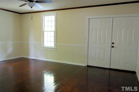 212 E Rose St, Smithfield, NC 27577 photo 3