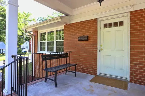 920 Dixie Trl, Raleigh, NC 27607 photo 2