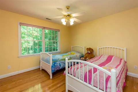 105 Eagle Meadow Ct, Cary, NC 27519 photo 3