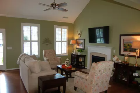 426 Glenview Ln, Durham, NC 27703 photo 5