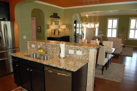 426 Glenview Ln, Durham, NC 27703 photo 9
