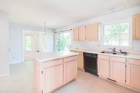 5707 Hadrian Dr, Durham, NC 27703 photo 8