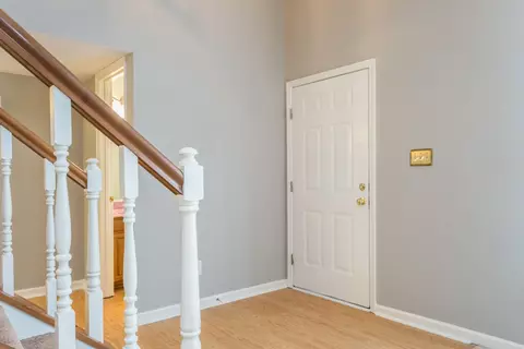 100 Dutton Ct, Cary, NC 27513 photo 2