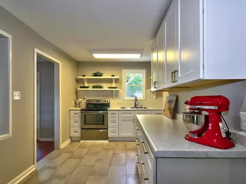311 Colleton Rd, Raleigh, NC 27610 photo 8