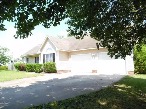 400 Riverwind Dr, Spring Lake, NC 28390 photo 3