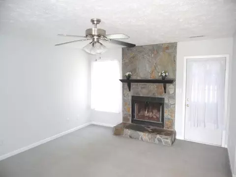 400 Riverwind Dr, Spring Lake, NC 28390 photo 5