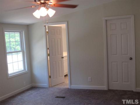 138 E Abbey Ct, Smithfield, NC 27577 photo 8
