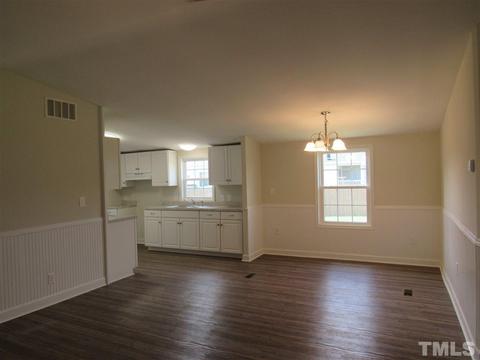 138 E Abbey Ct, Smithfield, NC 27577 photo 4