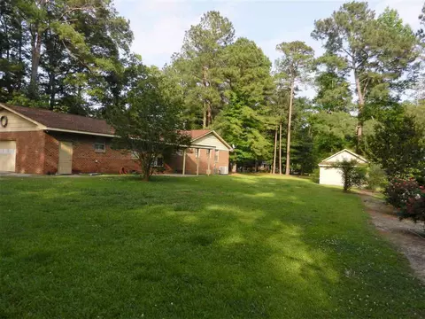 101 Crescent Dr, Pine Level, NC 27568 photo 4