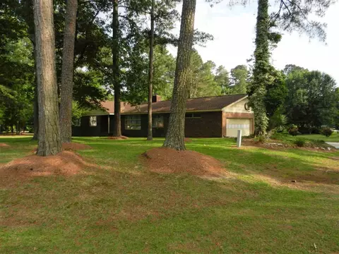 101 Crescent Dr, Pine Level, NC 27568 photo 2
