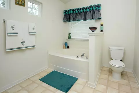 917 Pebblestone Dr, Durham, NC 27703 photo 15