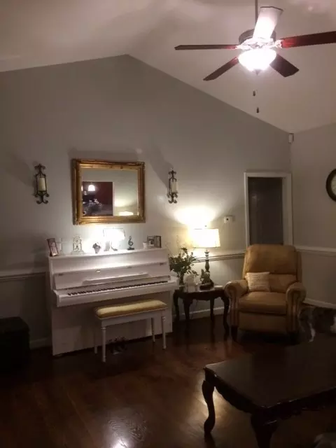 147 Watersedge Ln, Smithfield, NC 27577 photo 3