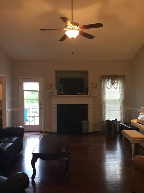 147 Watersedge Ln, Smithfield, NC 27577 photo 4
