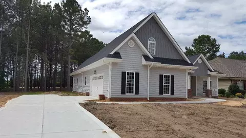 204 Crescent Dr, Dunn, NC 28334 photo 2