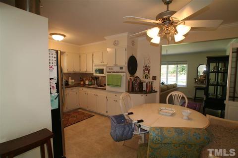 404 Latimer Dr, Raleigh, NC 27609 photo 4