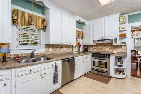 409 E Lee St, Smithfield, NC 27577 photo 10