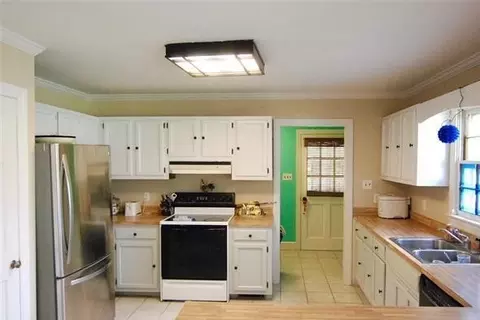 600 E I St, Erwin, NC 28339 photo 4