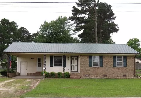 203 W B St, Erwin, NC 28339 photo 1