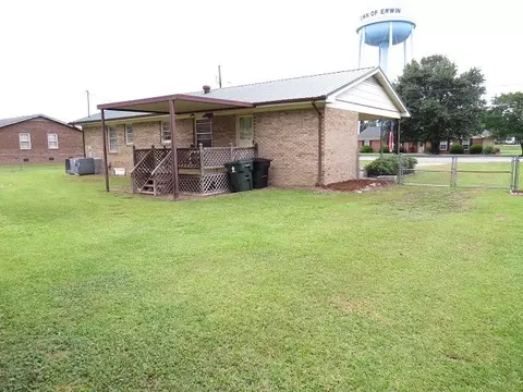 203 W B St, Erwin, NC 28339 photo 18