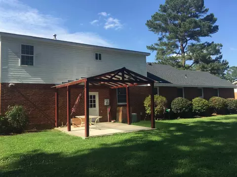 414 Pecan Dr, Selma, NC 27576 photo 2