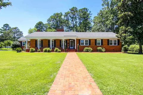826 S Second St, Smithfield, NC 27577 photo 2