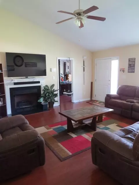 191 Fox Chase Ln, Smithfield, NC 27577 photo 2