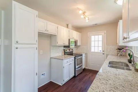 4529 Fox Rd, Raleigh, NC 27616 photo 2
