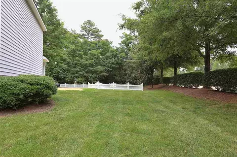 101 Bridgepath Dr, Cary, NC 27513 photo 4