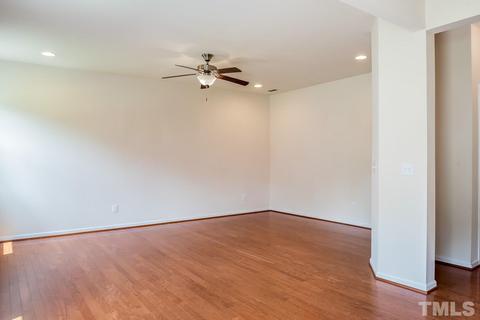 401 Callandale Ln, Durham, NC 27703 photo 6