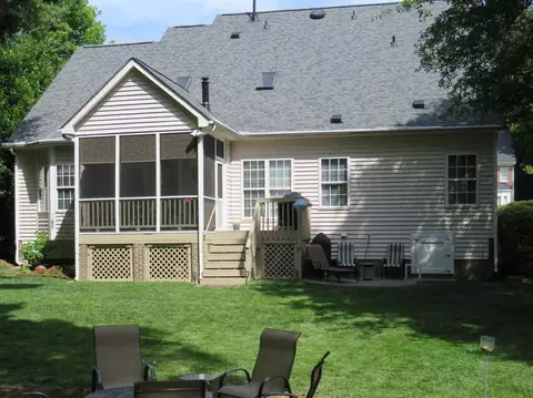 104 Olde Tree Dr, Cary, NC 27518 photo 2