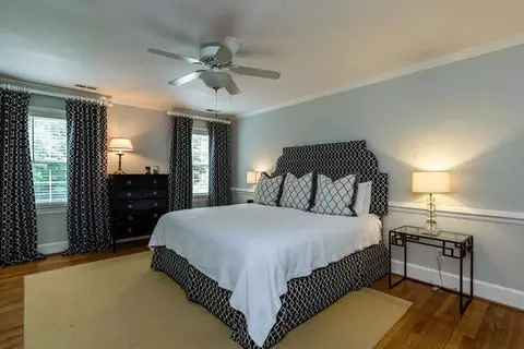 2905 Augusta Ct, Raleigh, NC 27607 photo 10