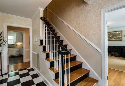 2905 Augusta Ct, Raleigh, NC 27607 photo 3