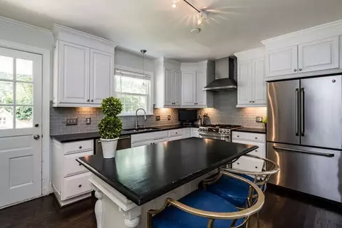 2905 Augusta Ct, Raleigh, NC 27607 photo 6