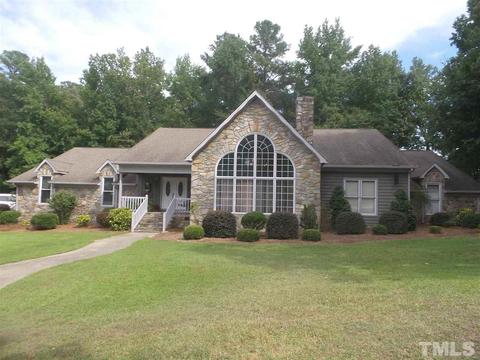 205 Pineview Dr, Erwin, NC 28339 photo 1