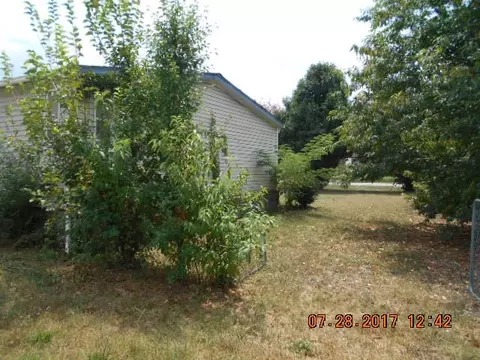 100 Meadowview Dr, Roanoke Rapids, NC 27870 photo 4