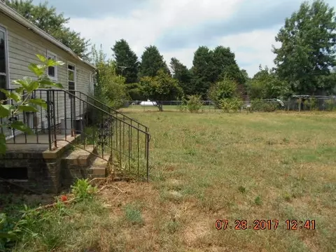 100 Meadowview Dr, Roanoke Rapids, NC 27870 photo 5