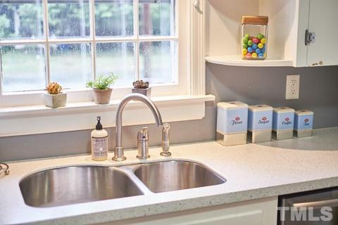 606 E Markham Ave, Durham, NC 27701 photo 7