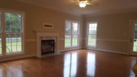 124 Crescent Dr, Dunn, NC 28334 photo 2