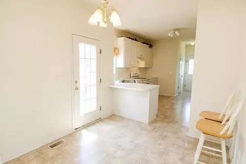 1204 Dixie Dr, Selma, NC 27576 photo 10