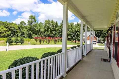 1204 Dixie Dr, Selma, NC 27576 photo 3
