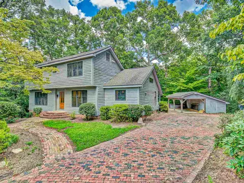 2904 Chipmunk Ln, Raleigh, NC 27607 photo 1