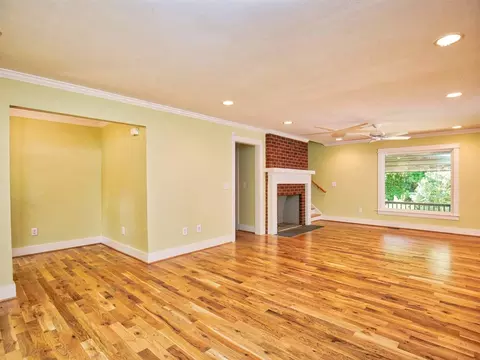 2904 Chipmunk Ln, Raleigh, NC 27607 photo 2