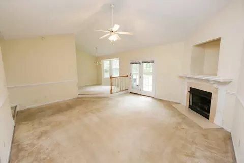 79 Harvey Pl, Benson, NC 27504 photo 2