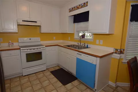 149 E Gordon Rd, Selma, NC 27576 photo 9
